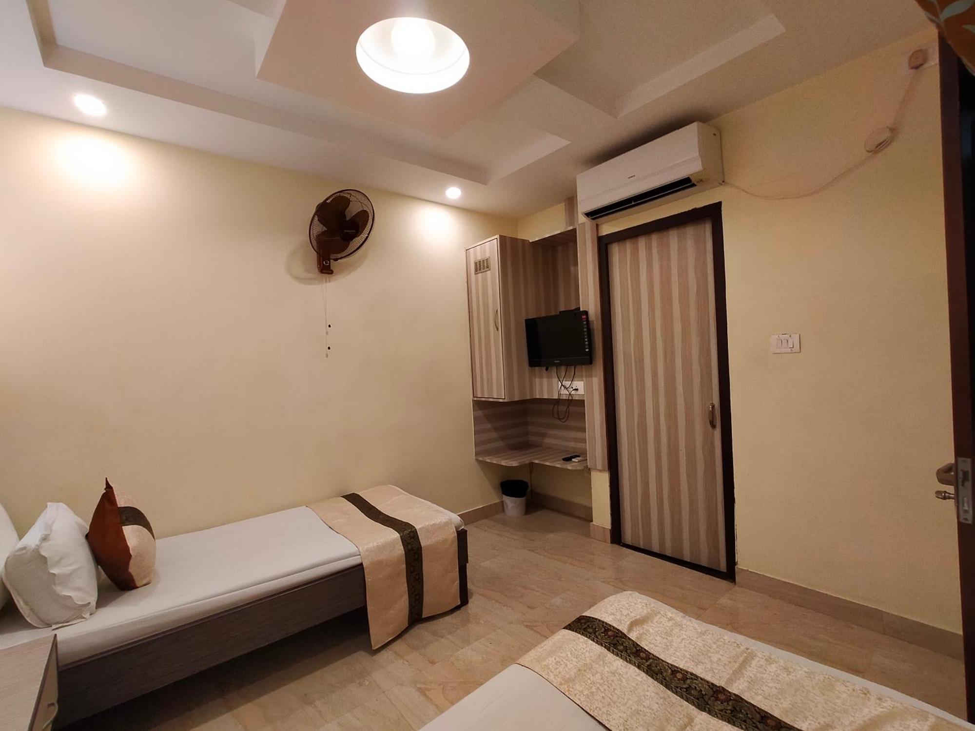 Vedic Villa Varanasi Esterno foto