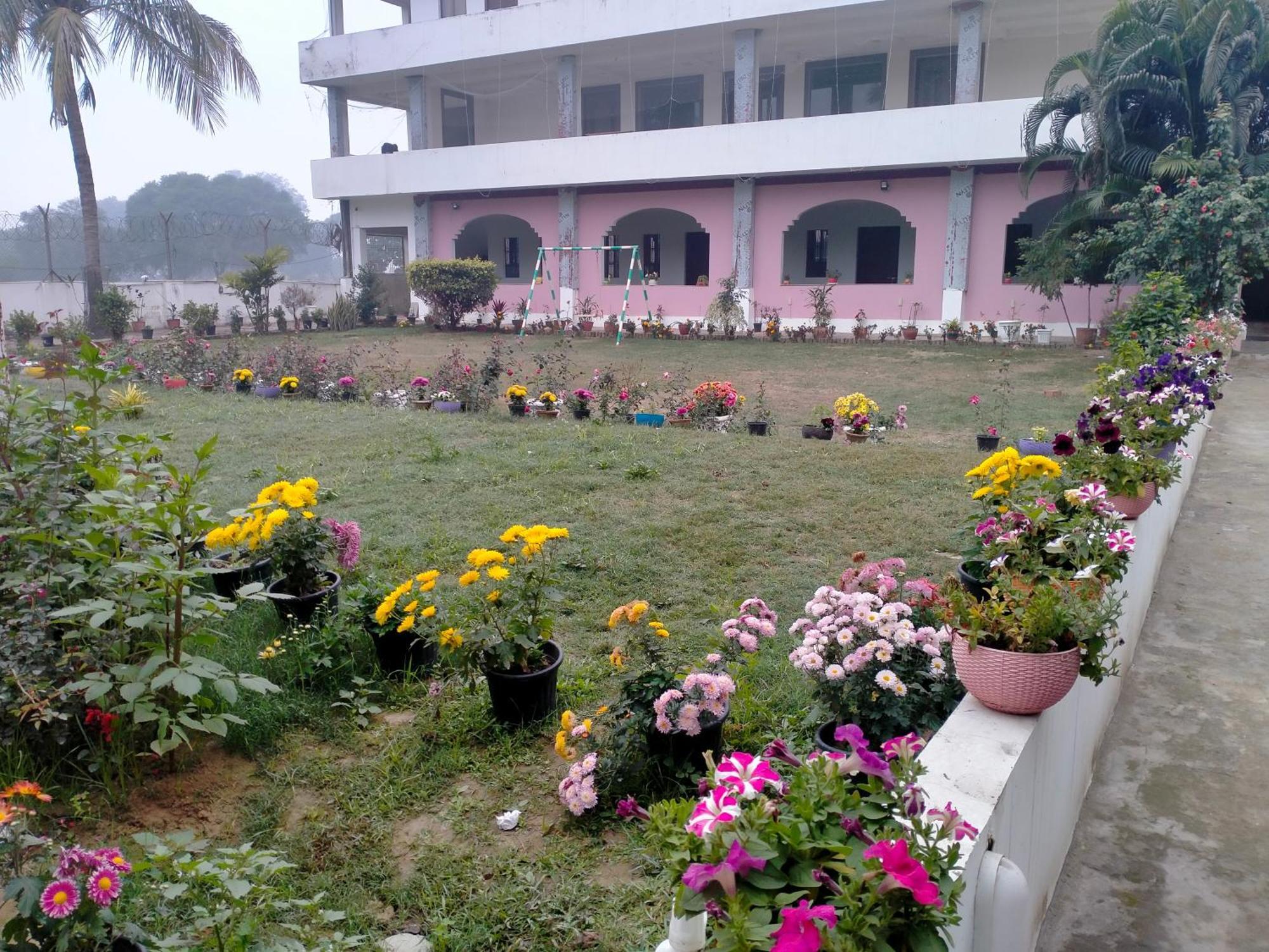 Vedic Villa Varanasi Esterno foto