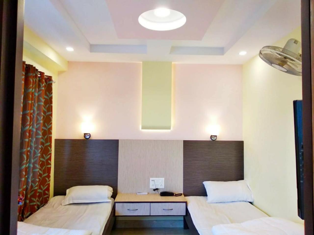 Vedic Villa Varanasi Esterno foto